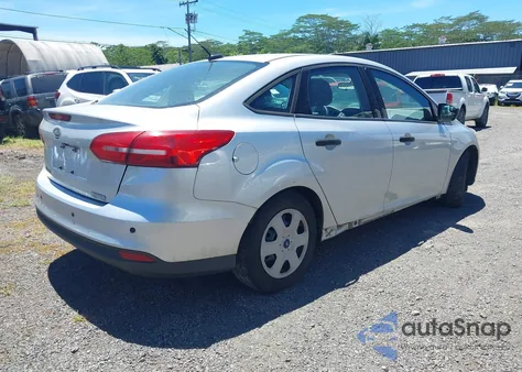 2016 Ford Focus S из США, поврежденный, VIN 1FADP3E23GL322395